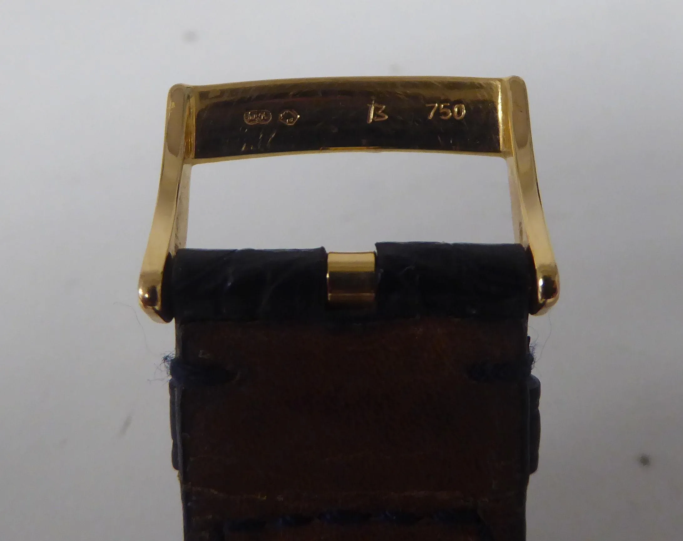 Omega Cosmic 33.5mm Yellow gold Black 10