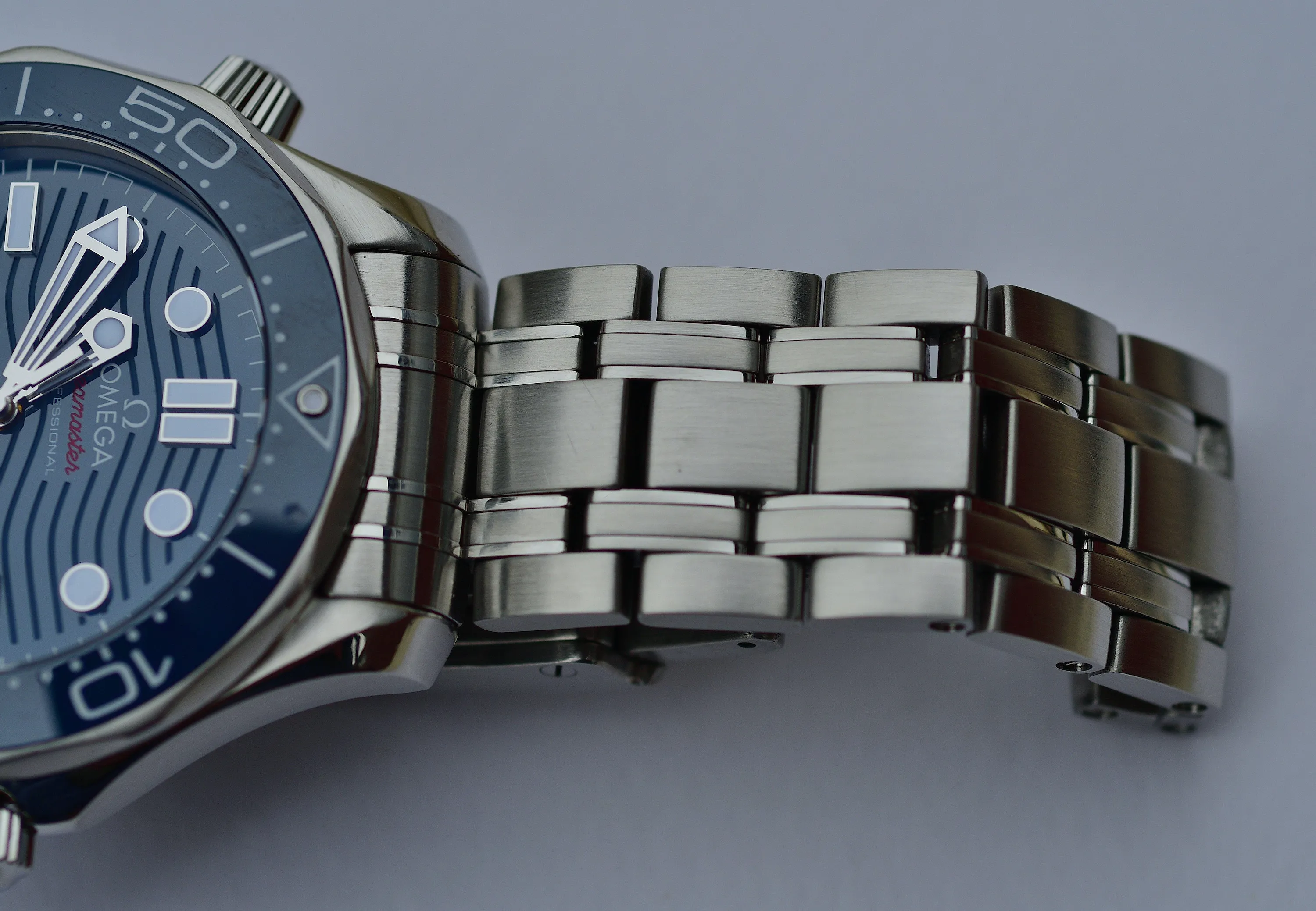 Omega Seamaster Diver 300M 210.30.42.20.03.001 42mm Stainless steel Blue 7