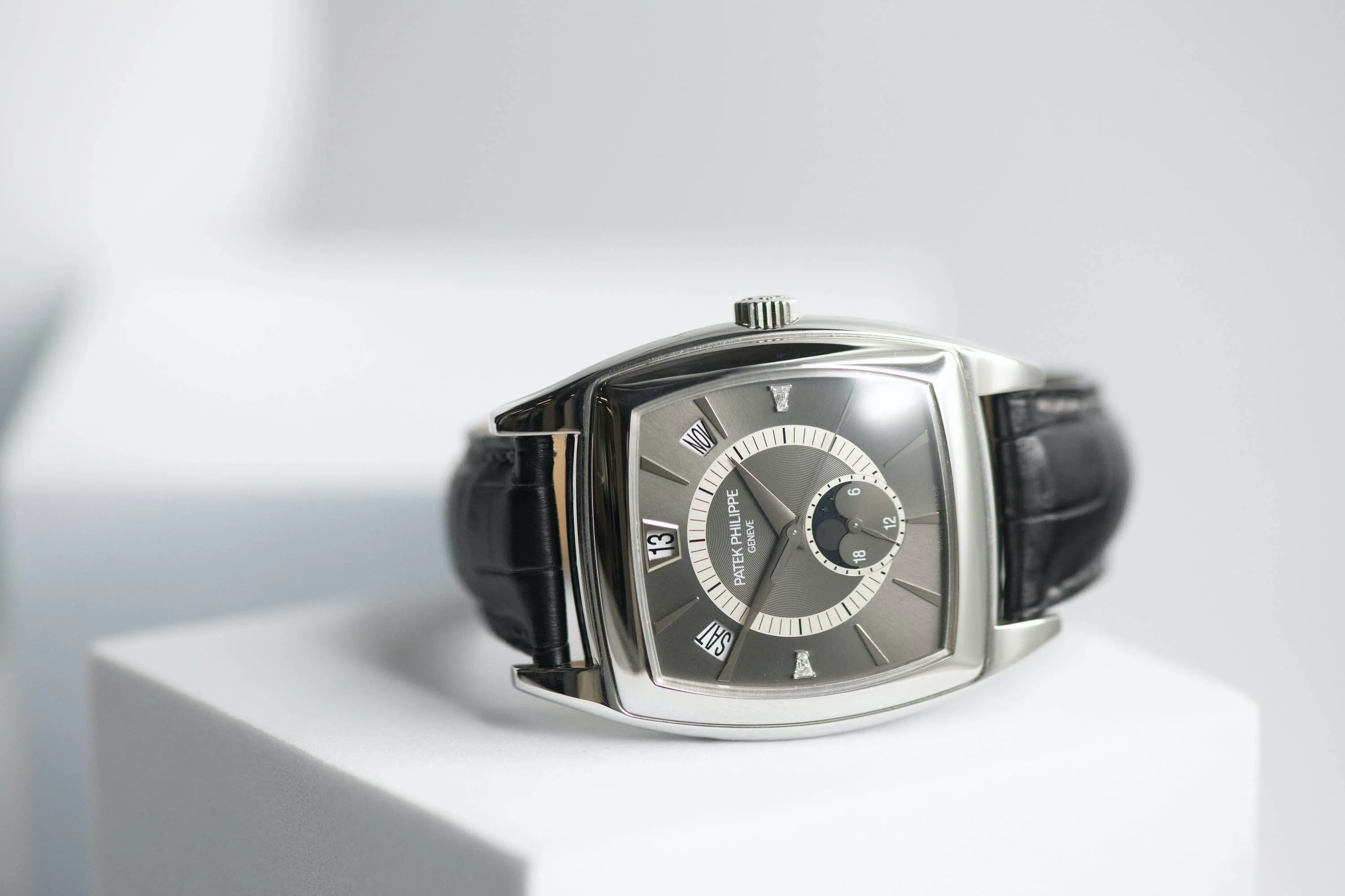 Patek Philippe Gondolo 5135P 38mm Platinum Gray 2