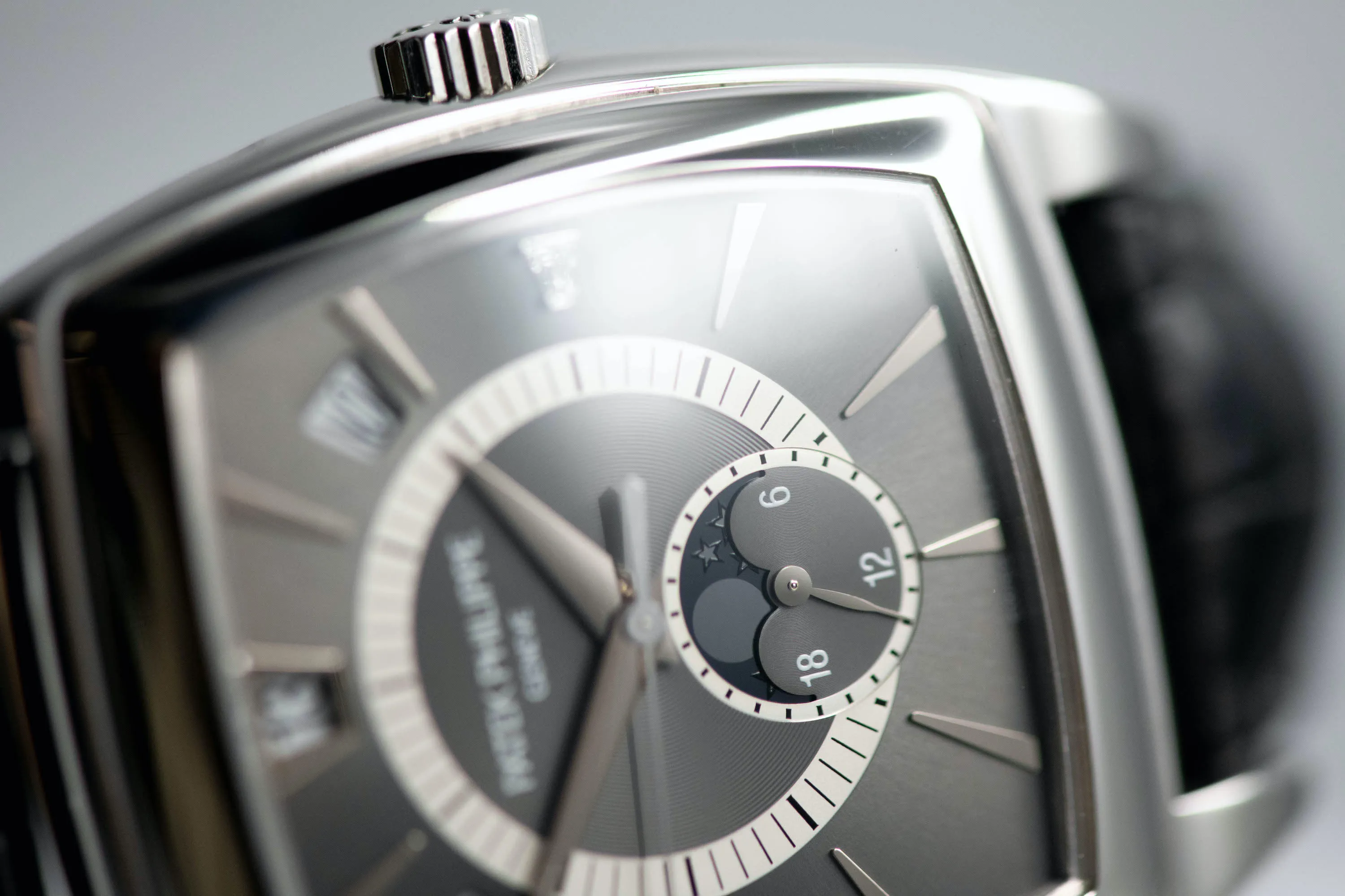 Patek Philippe Gondolo 5135P 38mm Platinum Gray 3