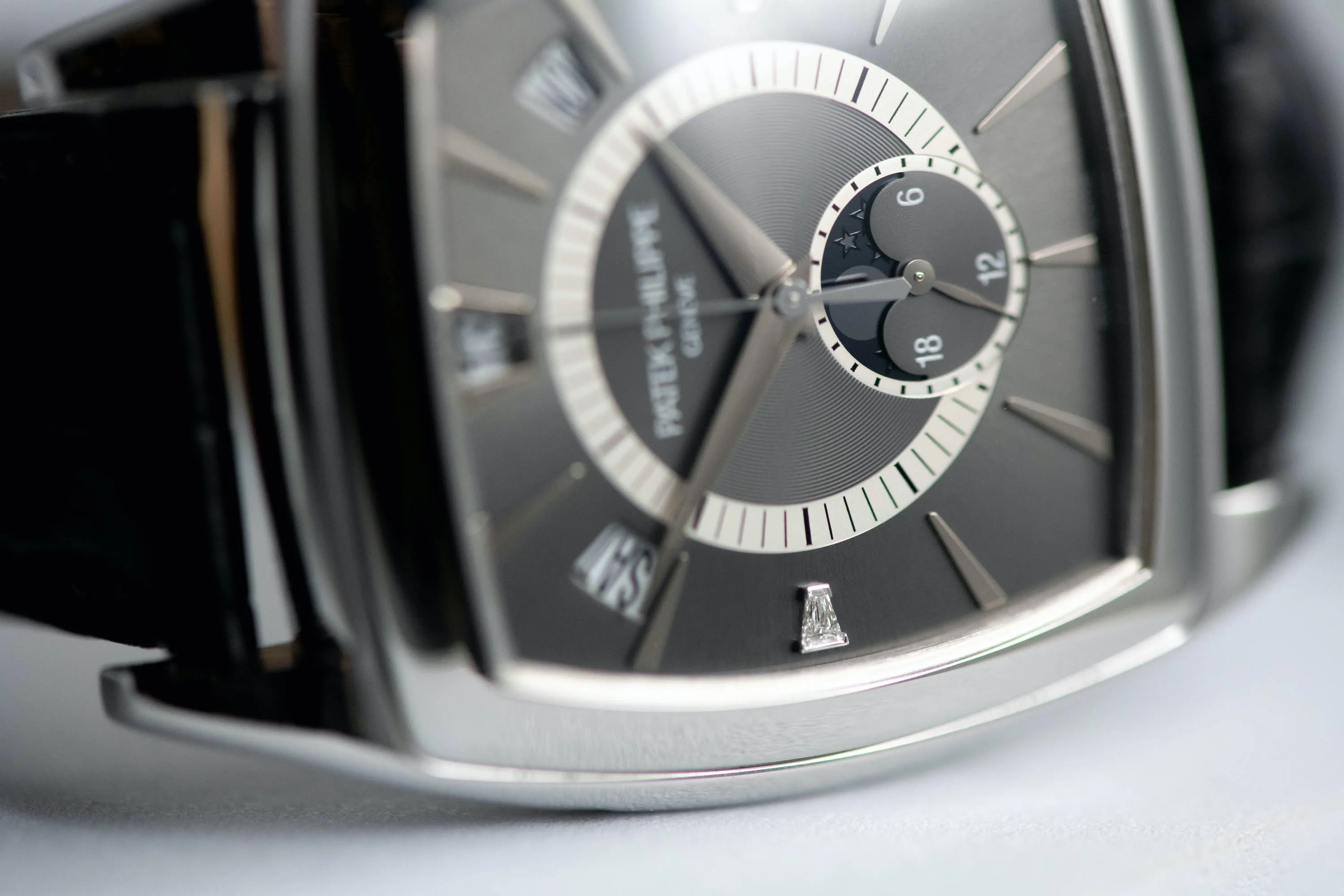 Patek Philippe Gondolo 5135P 38mm Platinum Gray 4