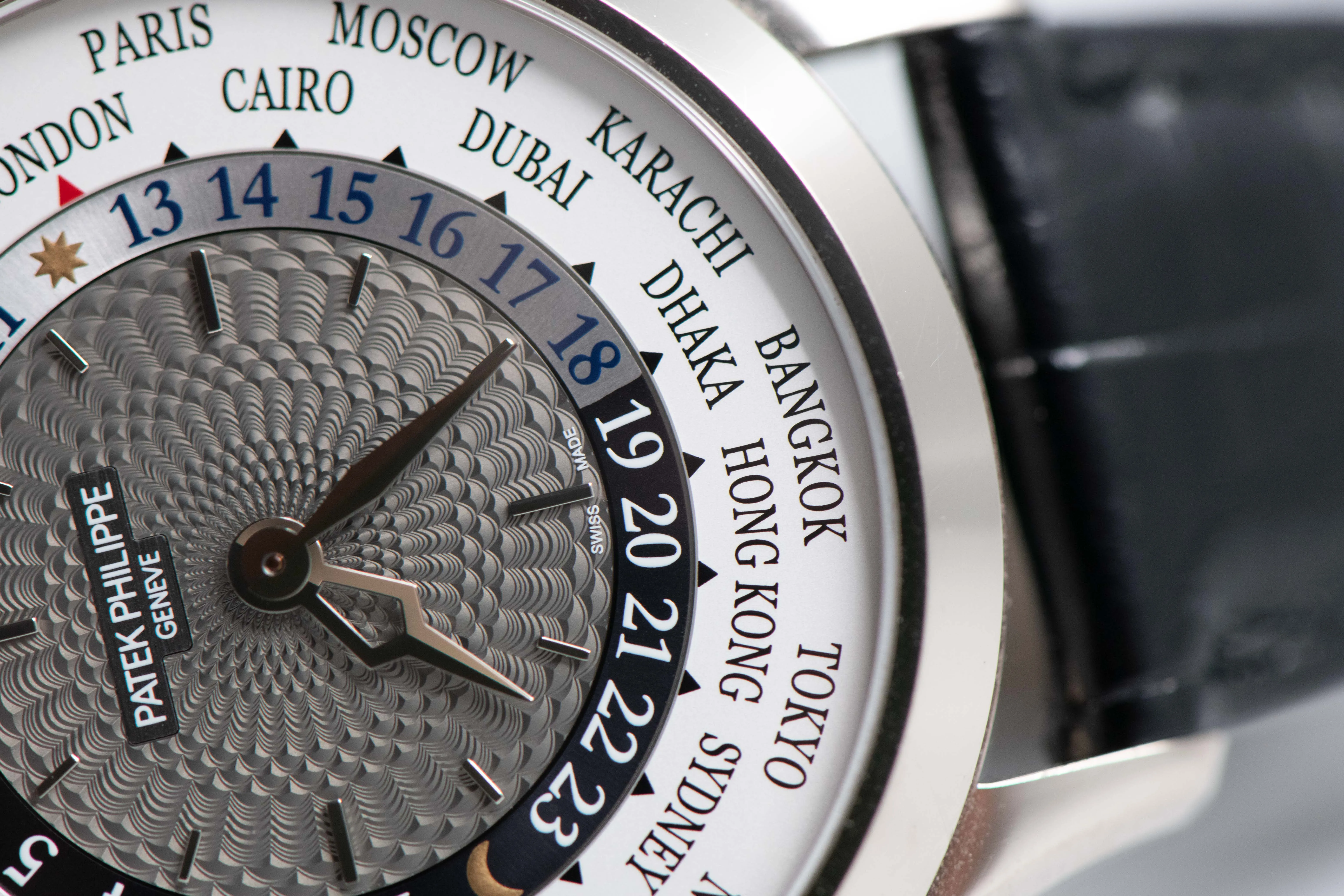 Patek Philippe World Time 5230G-001 40mm White gold Gray 4