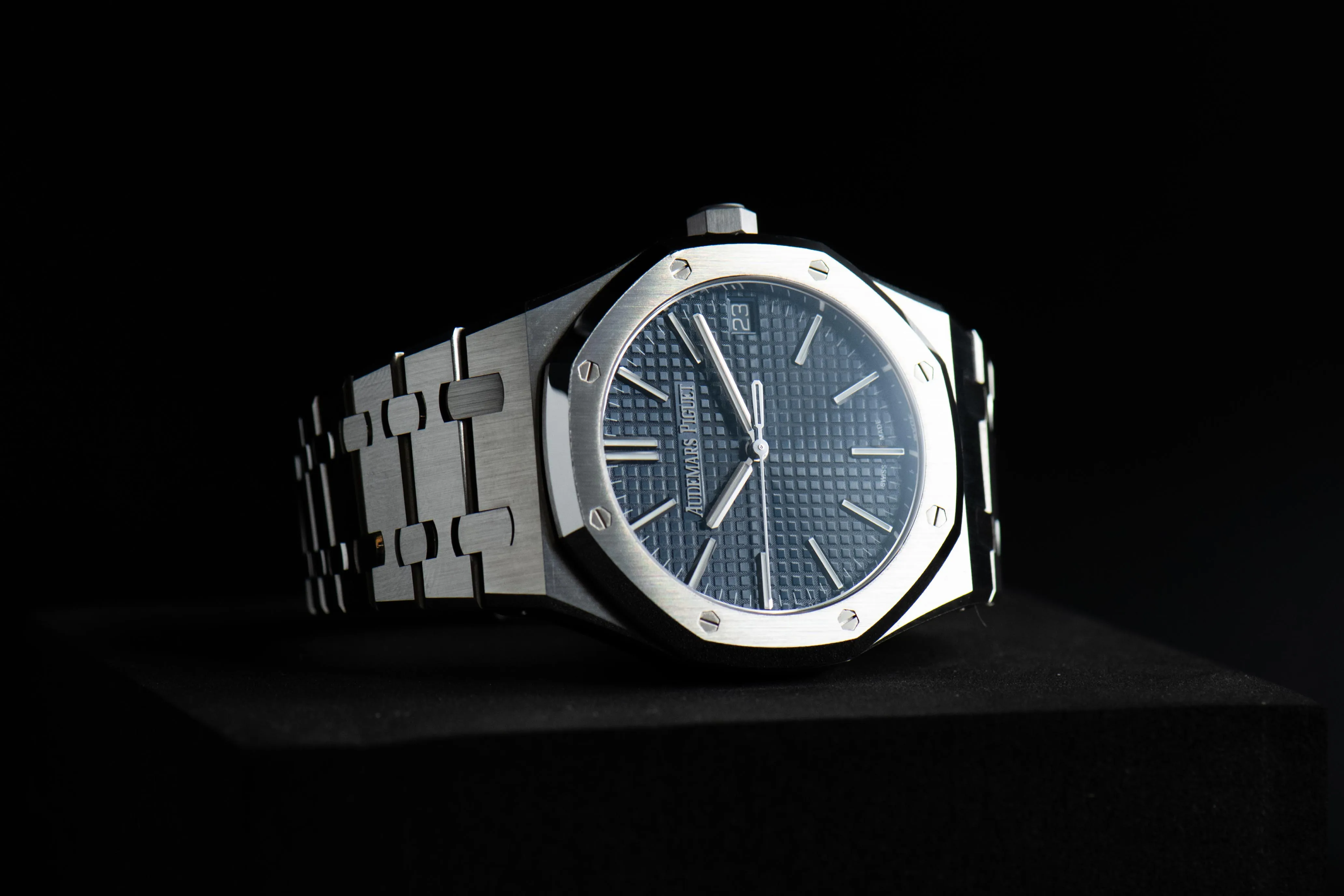 Audemars Piguet Royal Oak 15510ST.OO.1320ST.06 41mm Stainless steel Blue 17