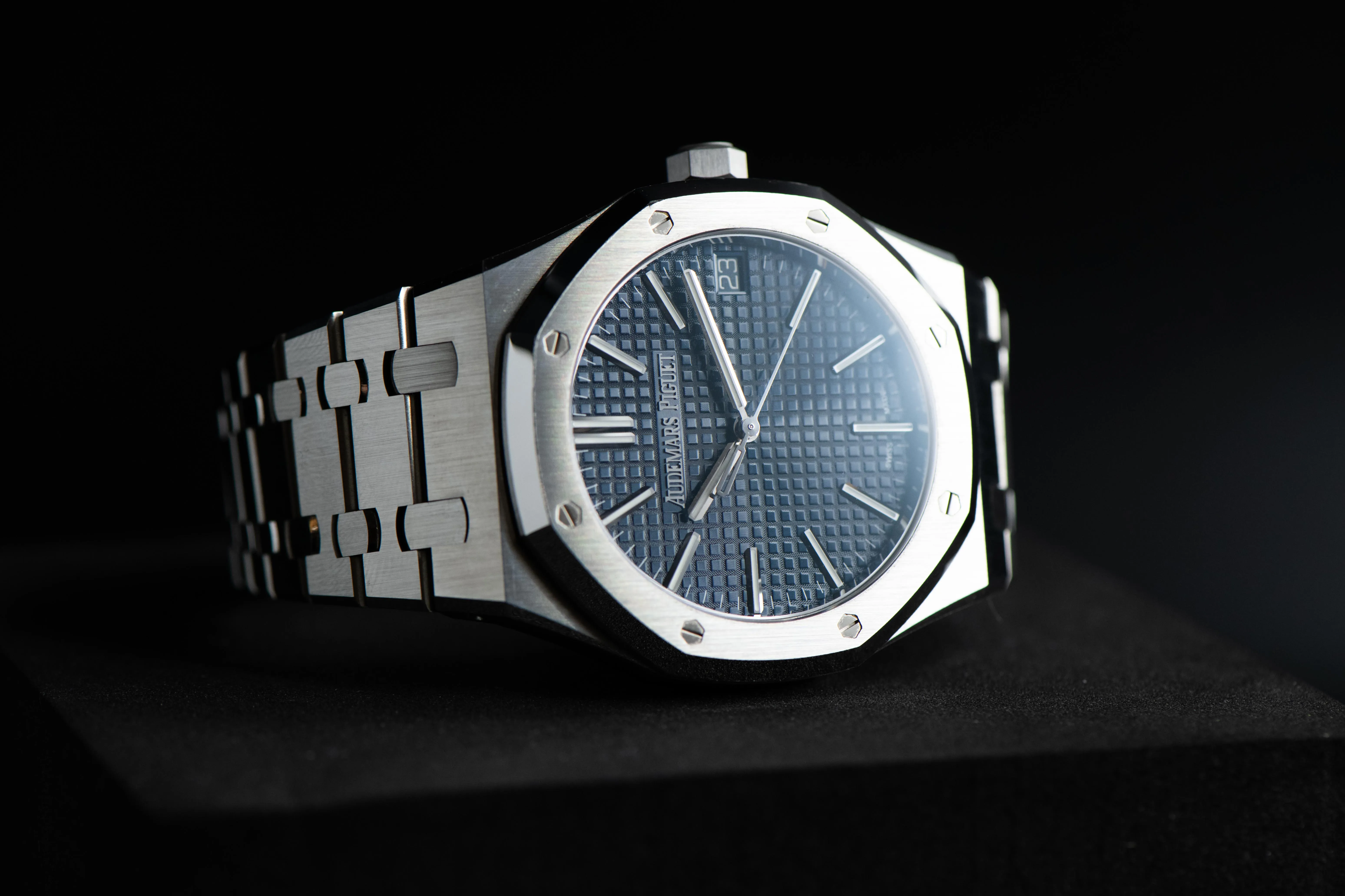 Audemars Piguet Royal Oak 15510ST.OO.1320ST.06 41mm Stainless steel Blue 18