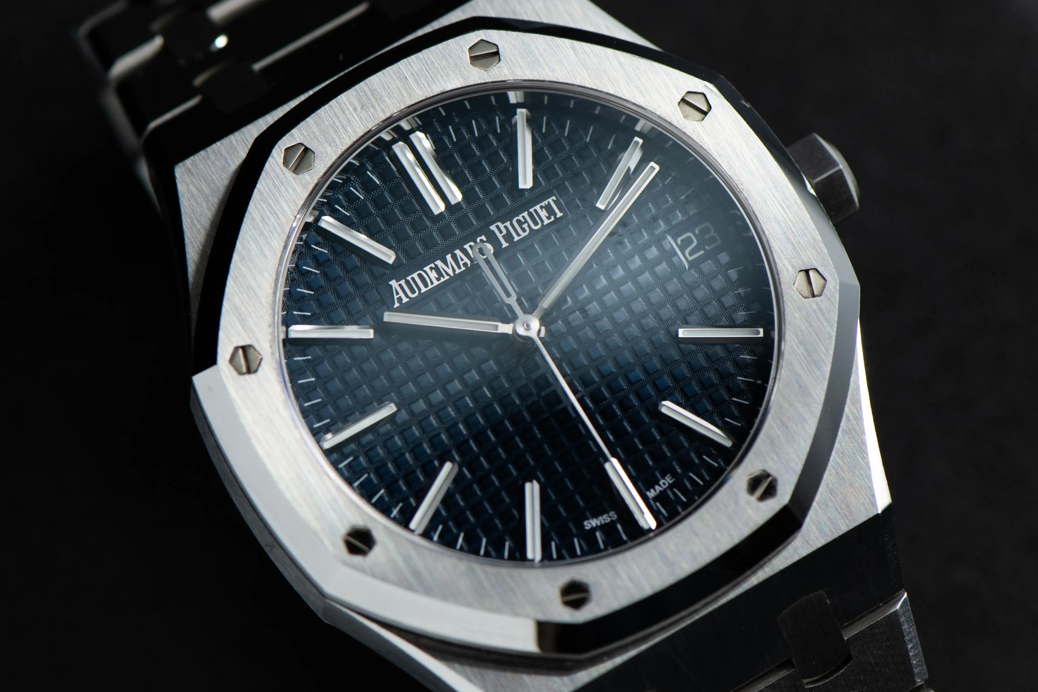 Audemars Piguet Royal Oak 15510ST.OO.1320ST.06 41mm Stainless steel Blue 2