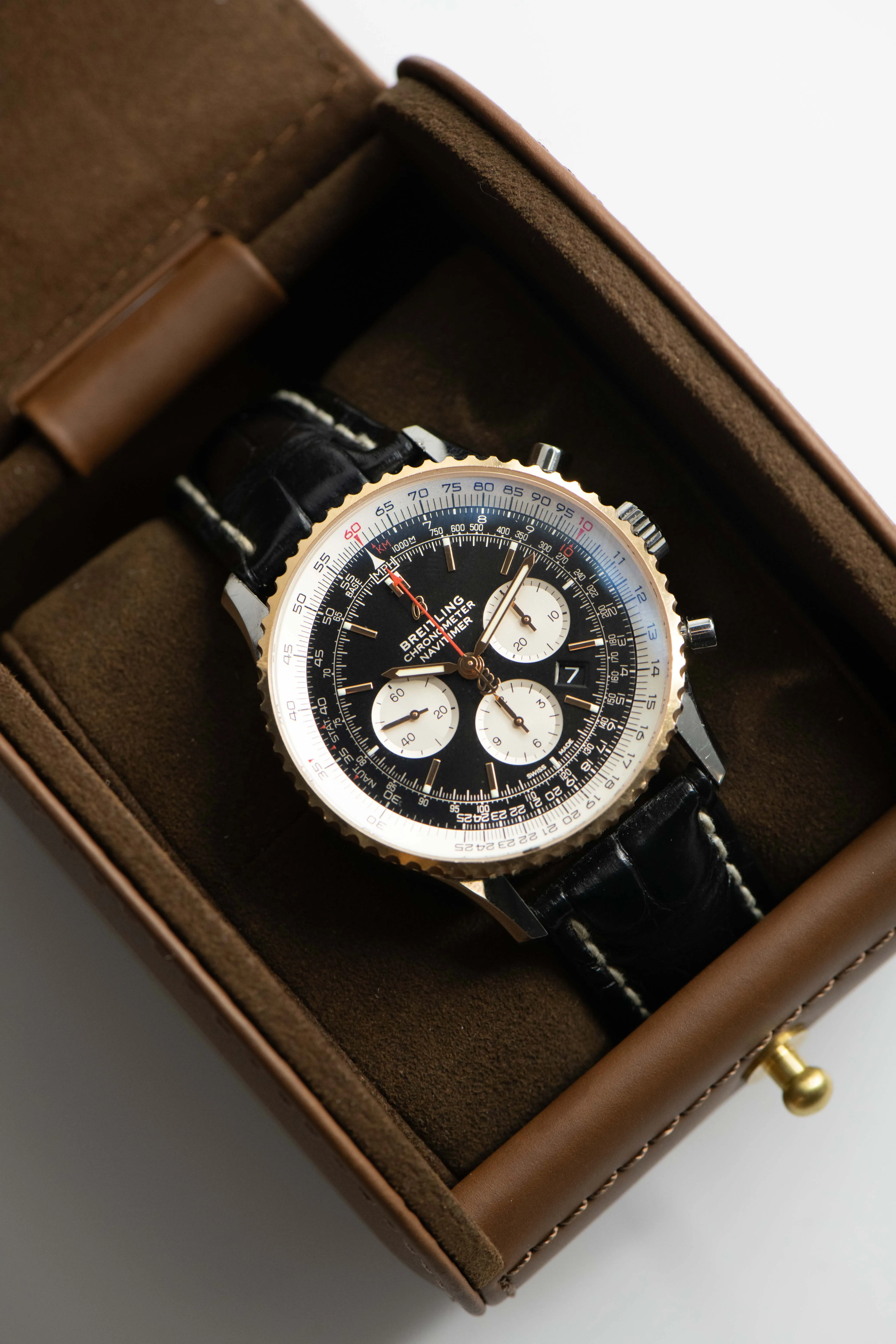 Breitling Navitimer 01 (46 MM) AB0127211B1X1 46mm Yellow gold and Stainless steel Black 2