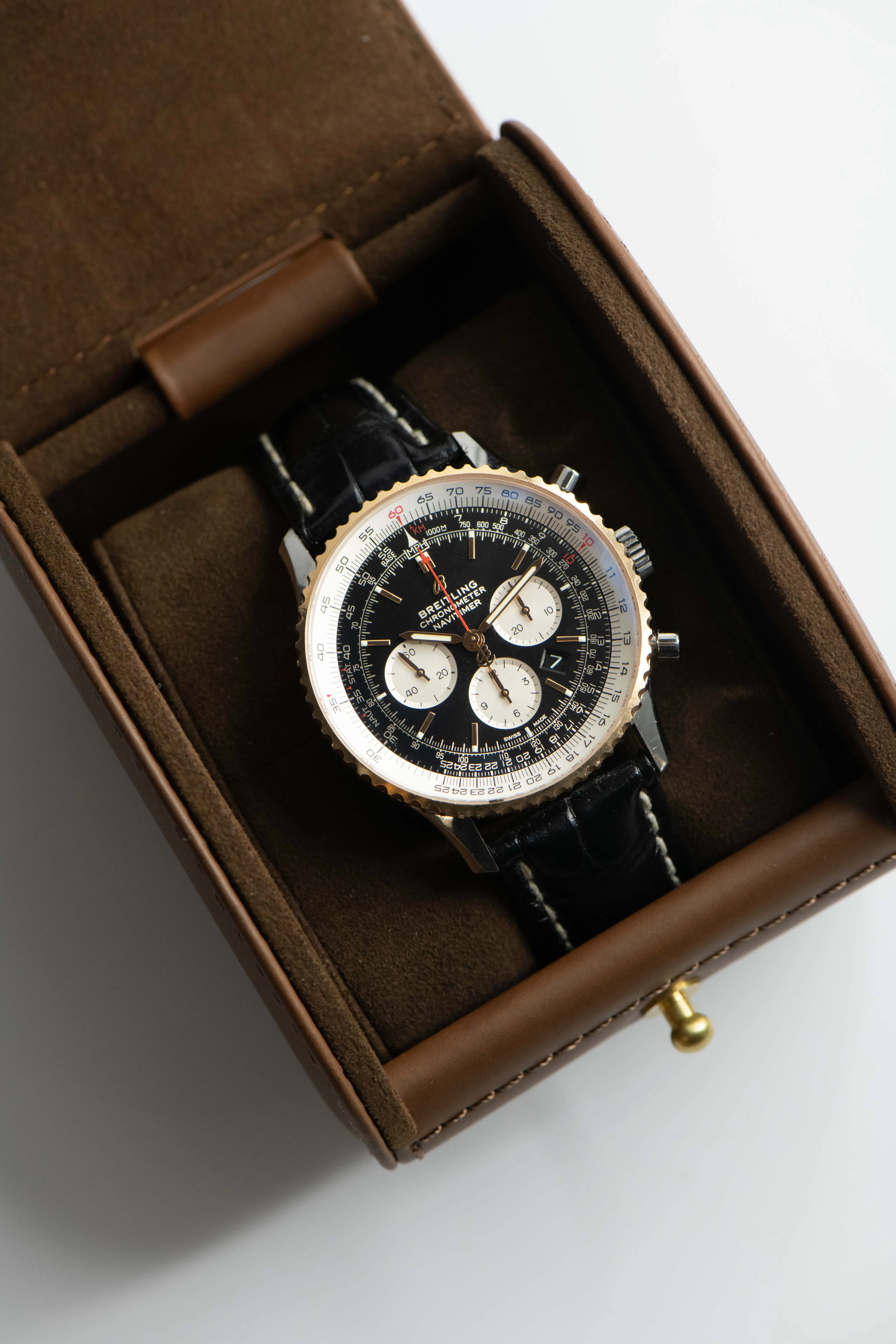 Breitling Navitimer 01 (46 MM) AB0127211B1X1 46mm Yellow gold and Stainless steel Black 3