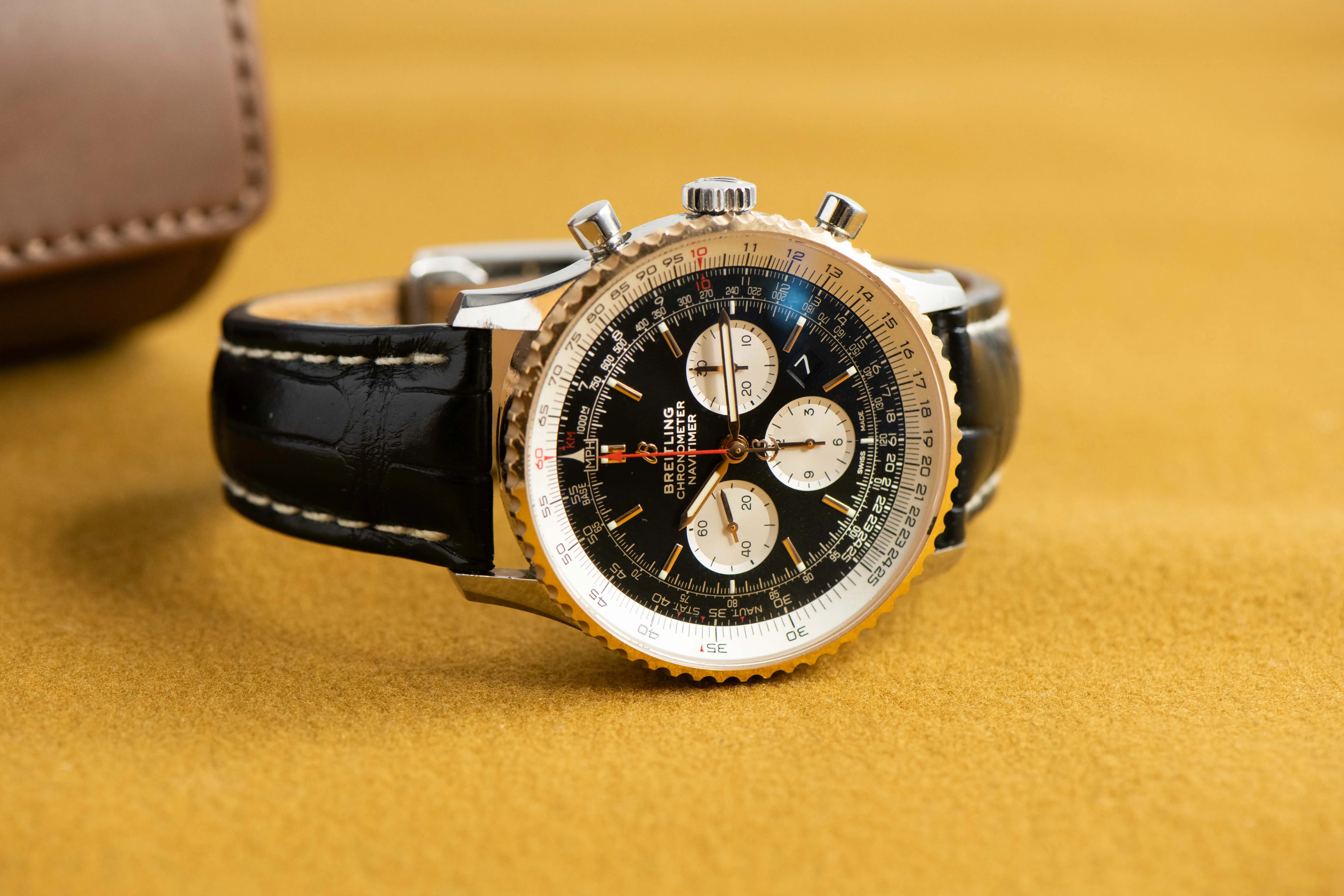 Breitling Navitimer 01 (46 MM) AB0127211B1X1 46mm Yellow gold and Stainless steel Black 6