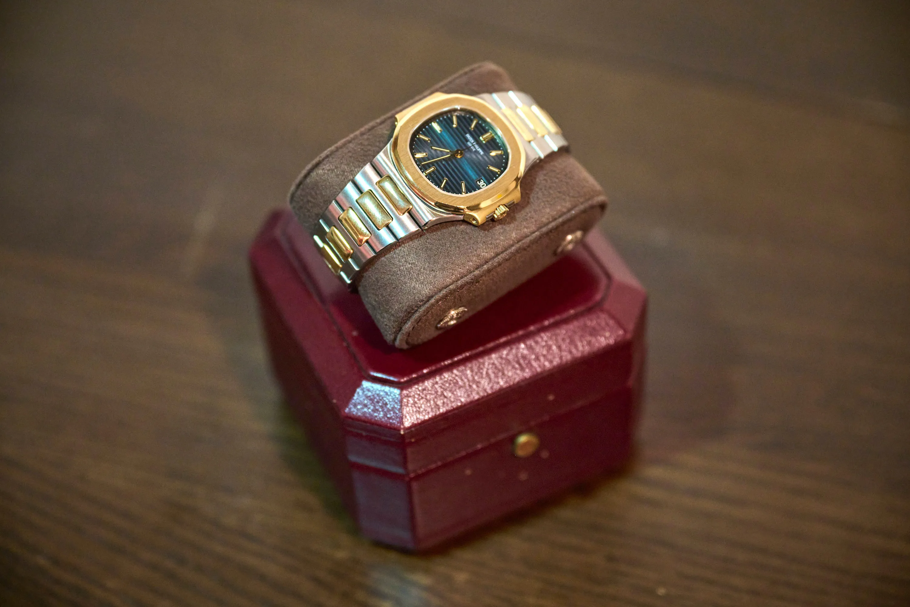 Patek Philippe Nautilus 3800 37mm Yellow gold and Stainless steel Blue 1