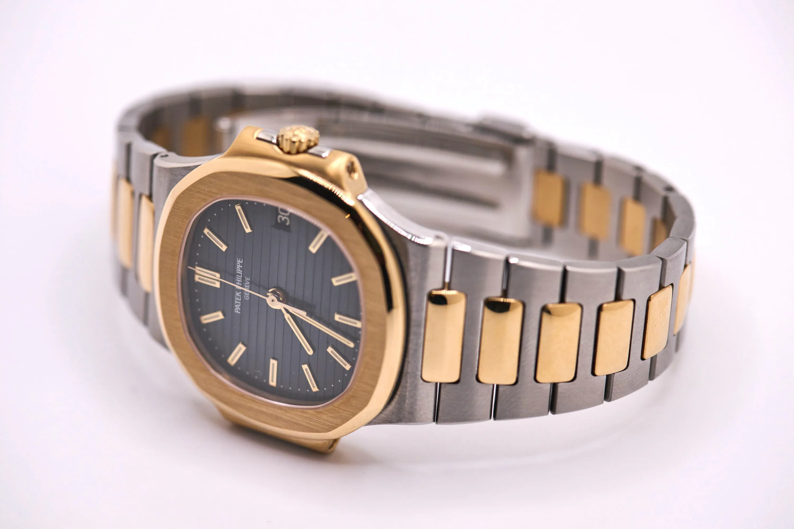 Patek Philippe Nautilus 3800 37mm Yellow gold and Stainless steel Blue 2