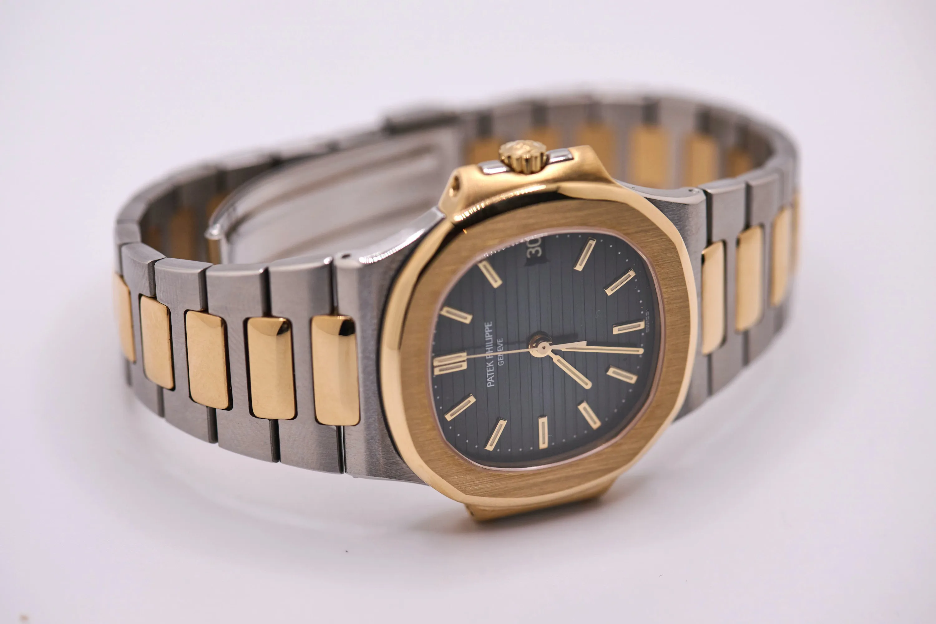 Patek Philippe Nautilus 3800 37mm Yellow gold and Stainless steel Blue 4