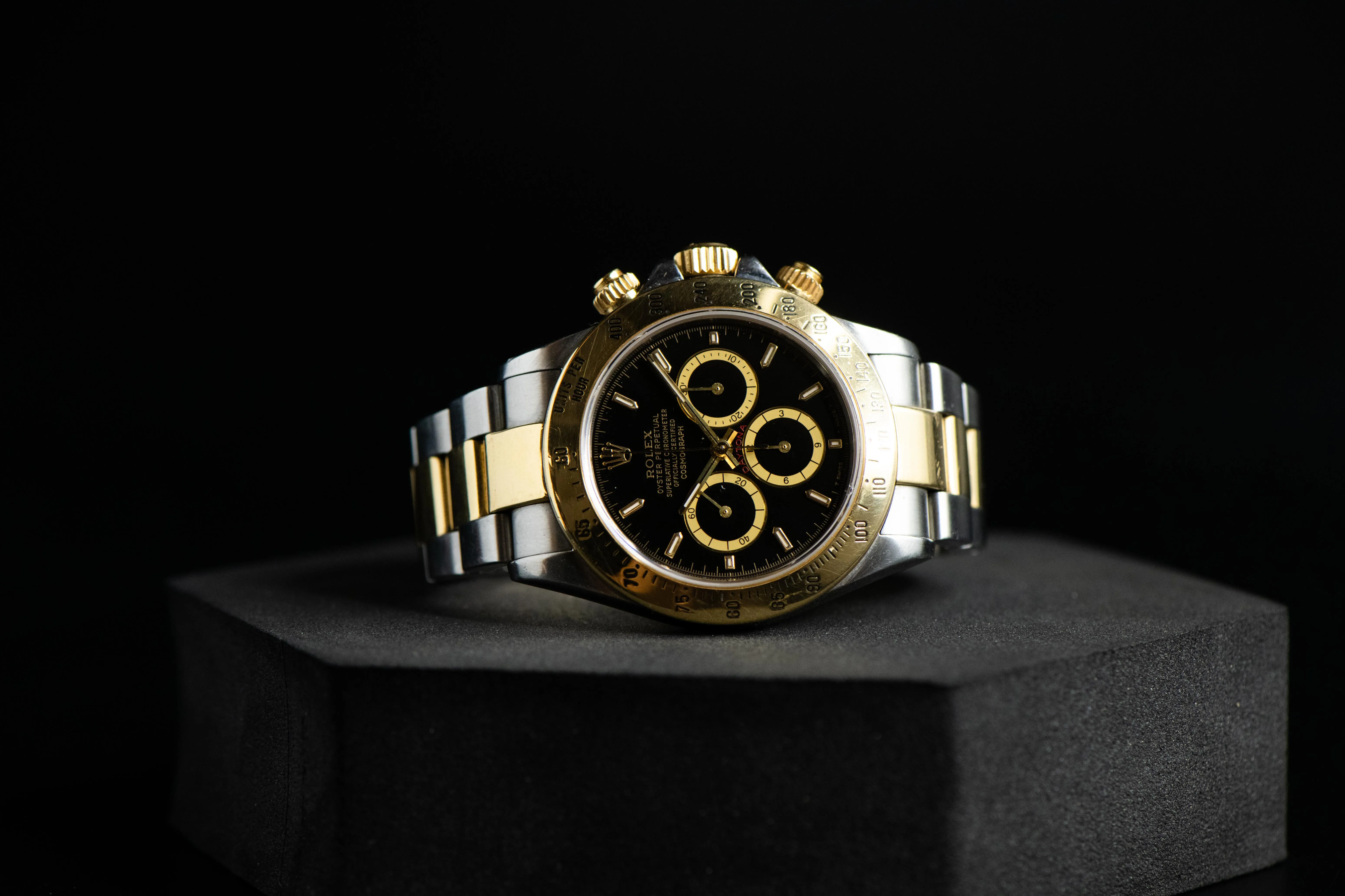 Rolex Daytona 16523 40mm Yellow gold and stainless steel Black