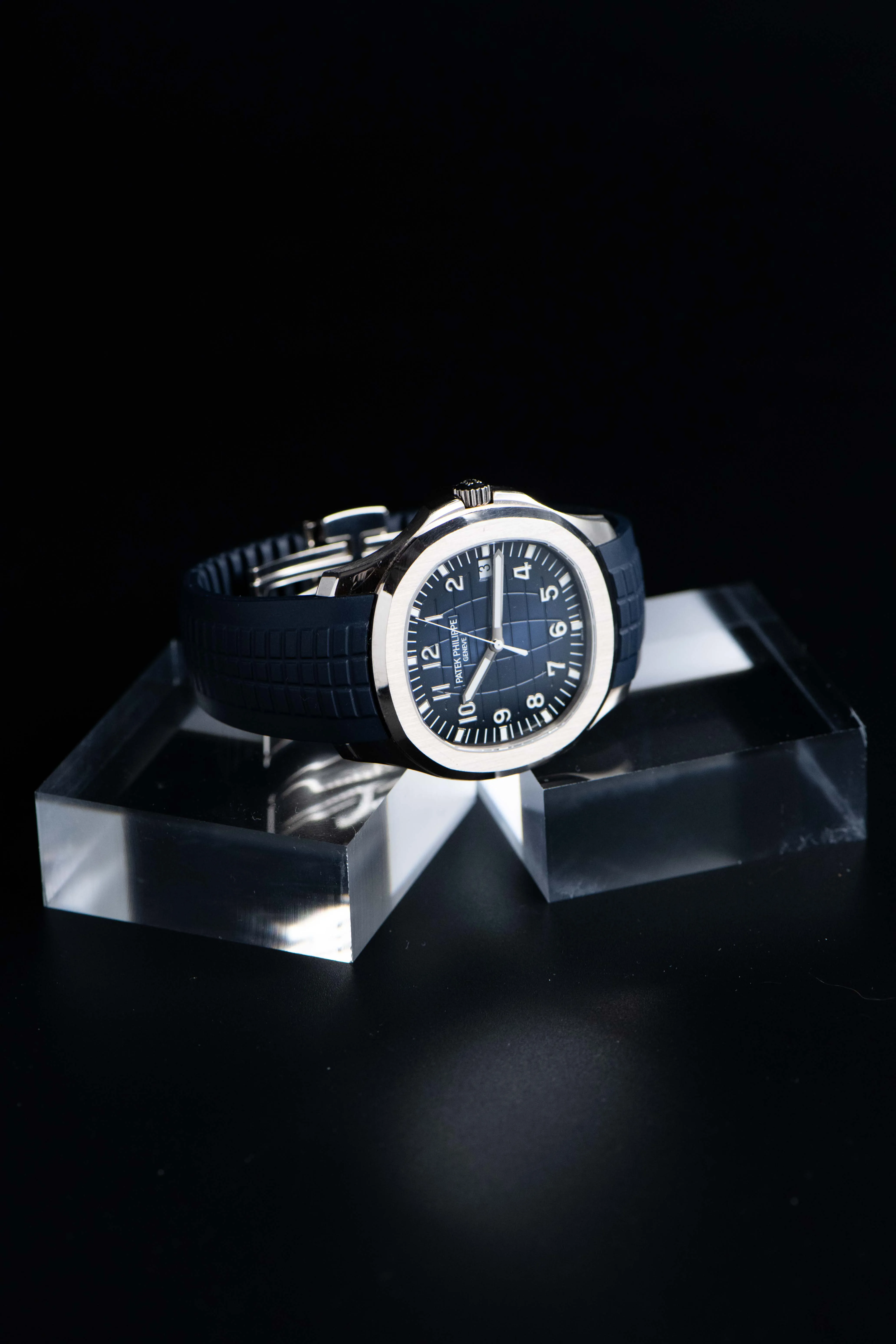 Patek Philippe Aquanaut 5168G 42mm White gold Blue 8