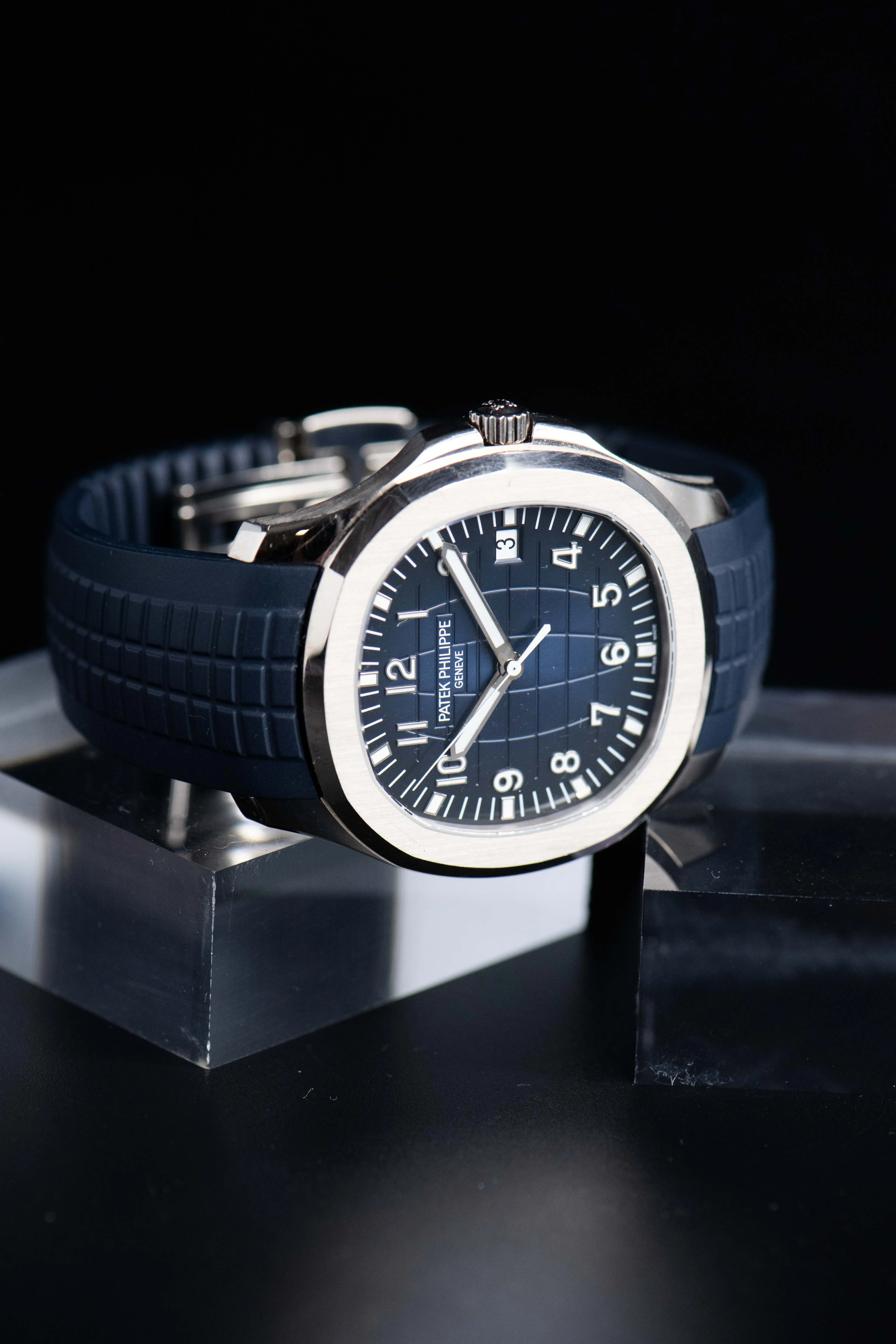 Patek Philippe Aquanaut 5168G 42mm White gold Blue 17