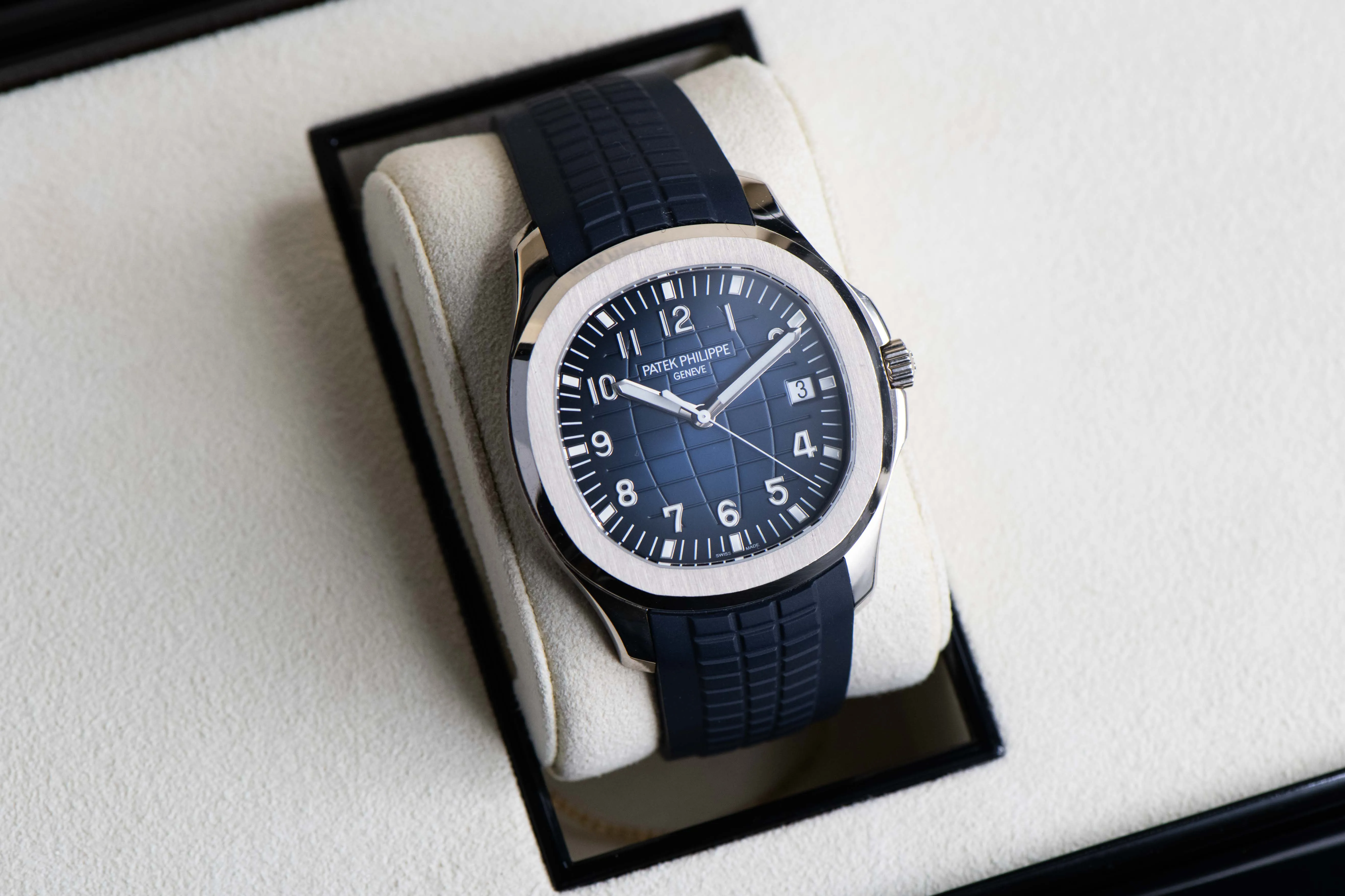 Patek Philippe Aquanaut 5168G 42mm White gold Blue 14