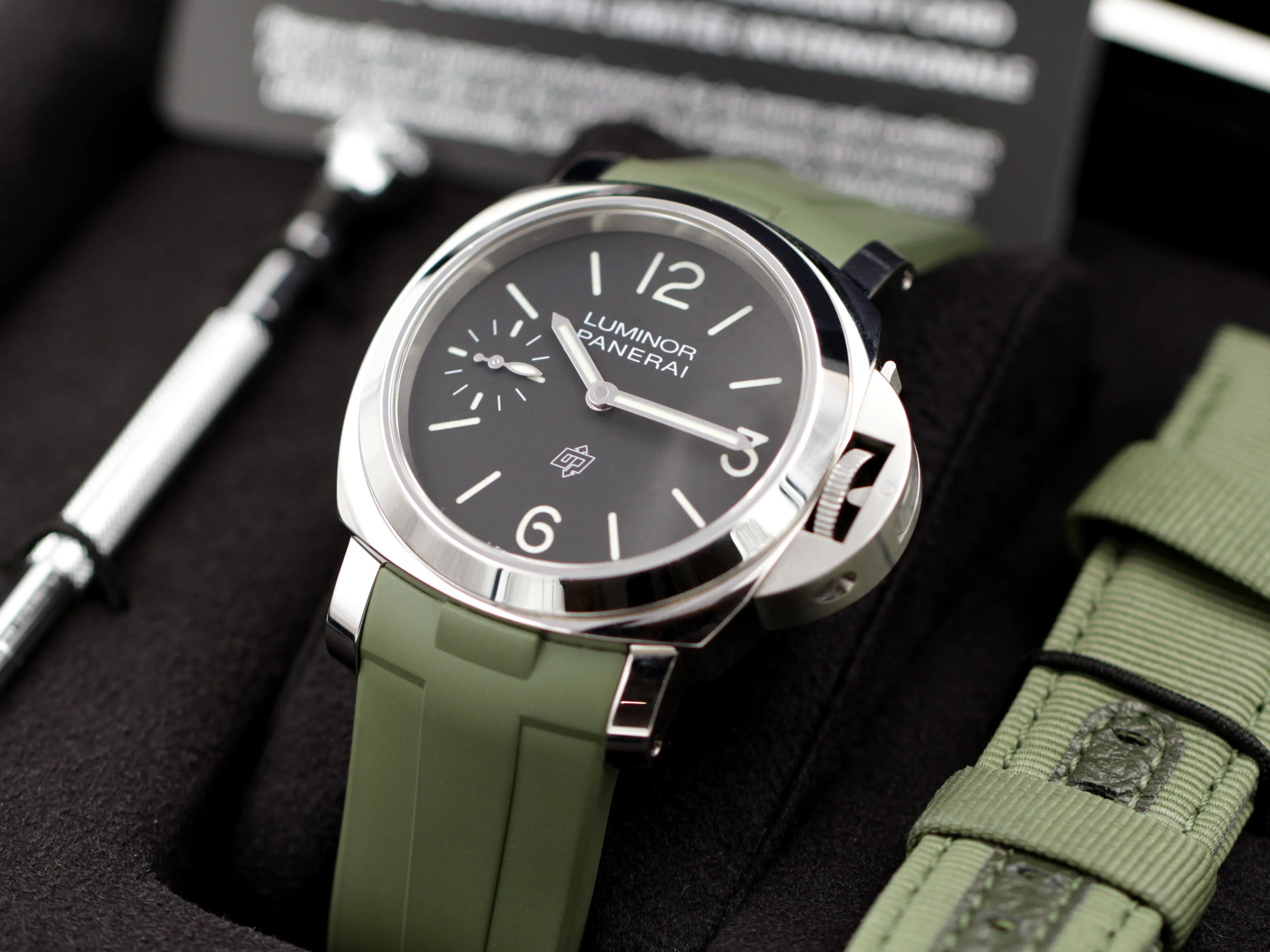 Panerai Luminor PAM01084 44mm Stainless steel Black 6