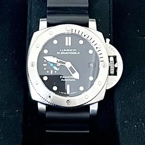 Panerai Submersible PAM 00682 42mm Stainless steel Black