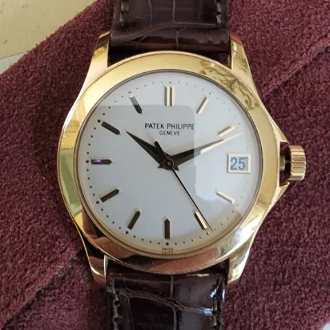 Patek Philippe Calatrava 5107R 37mm Yellow gold and Stainless steel White