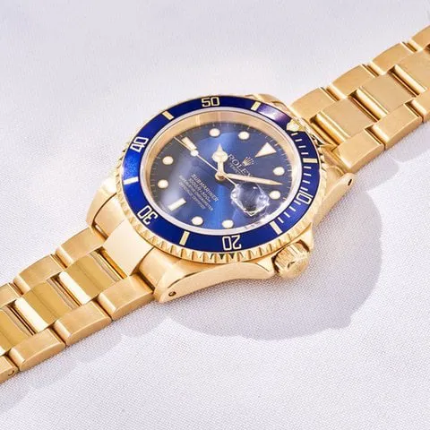 Rolex Submariner 16618 40mm Yellow gold