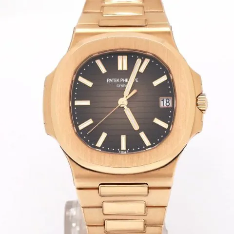 Patek Philippe Nautilus 5711/1R-001 40mm Rose gold Brown