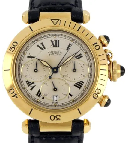 Cartier Pasha 2111 38mm Yellow gold Champagne