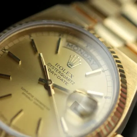 Rolex Day-Date Oysterquartz 19018 36mm Yellow gold Gold