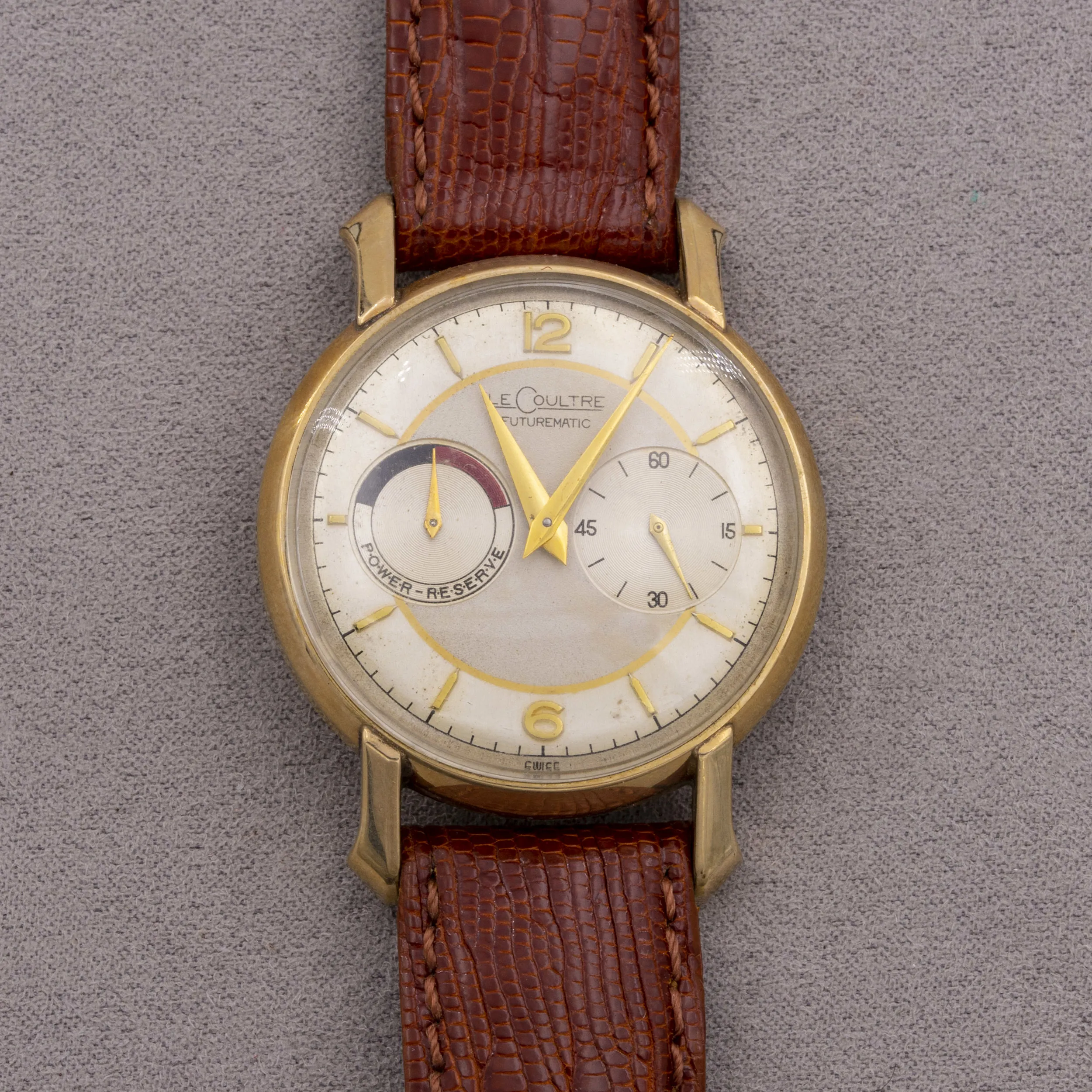 Jaeger-LeCoultre Futurematic 34mm Yellow gold Silver