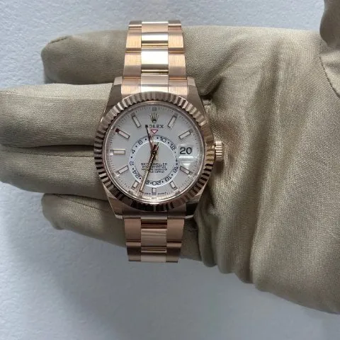 Rolex Sky-Dweller 336935 42mm Rose gold White