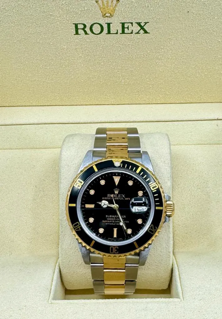 Rolex Submariner 16803 40mm Yellow gold and Stainless steel Black