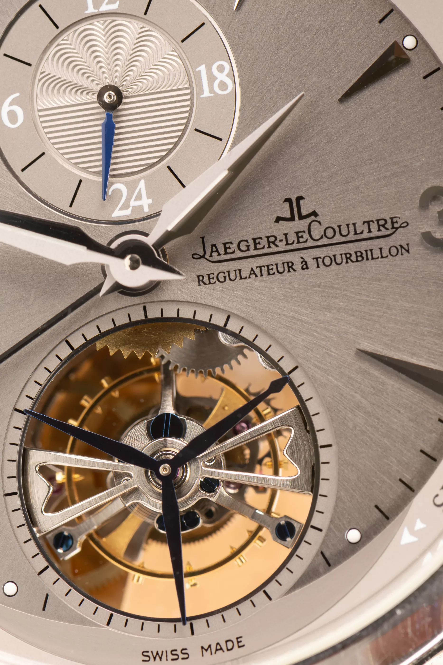 Jaeger-LeCoultre Master Tourbillon 165.64.50 42mm Platinum Gray 4