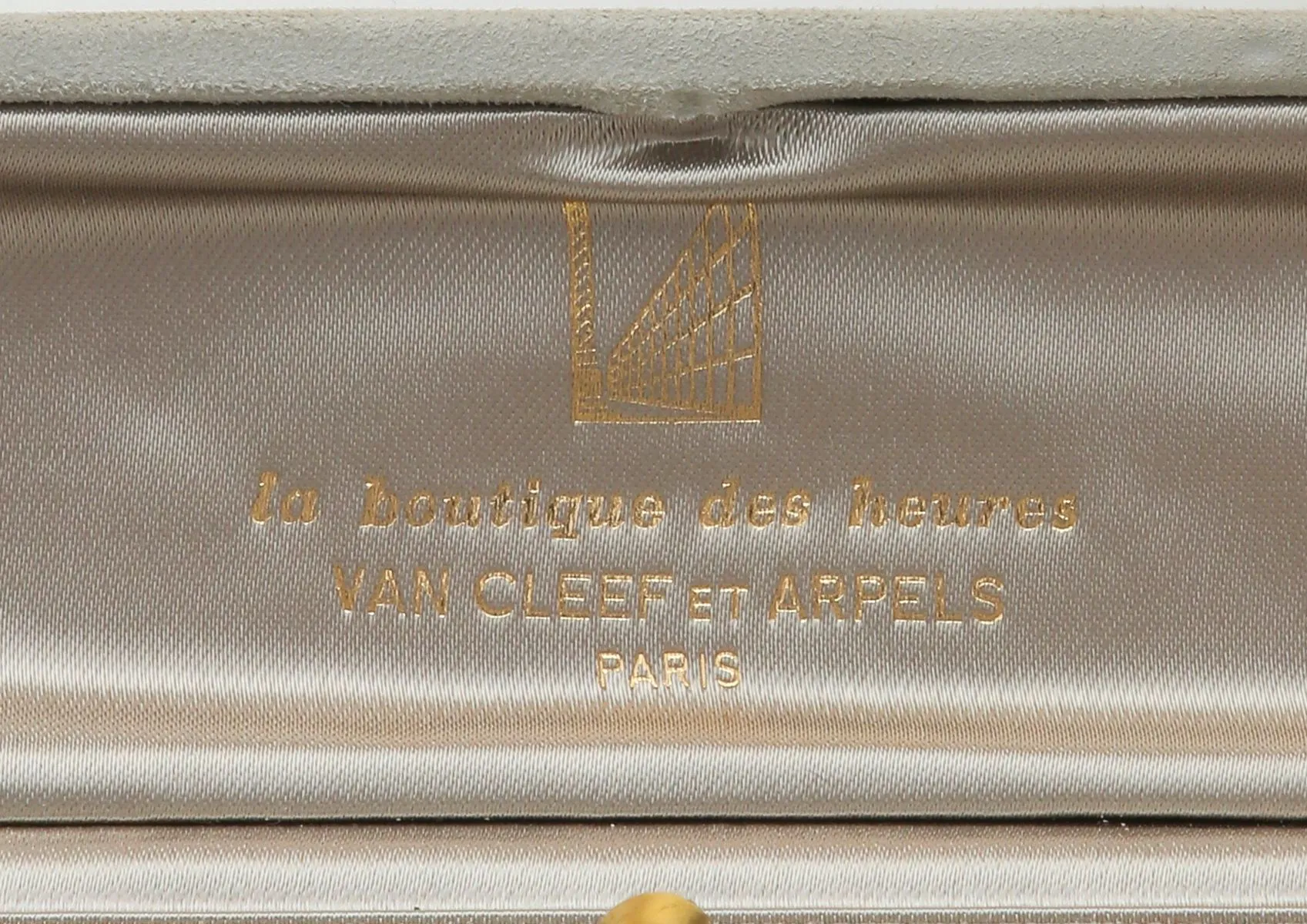 Van Cleef & Arpels 9064 22mm Yellow gold Black 1