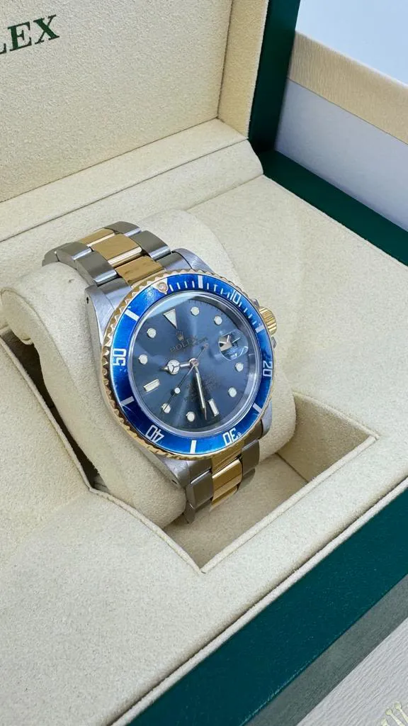 Rolex Submariner 16803 Yellow gold and Stainless steel Blue 3