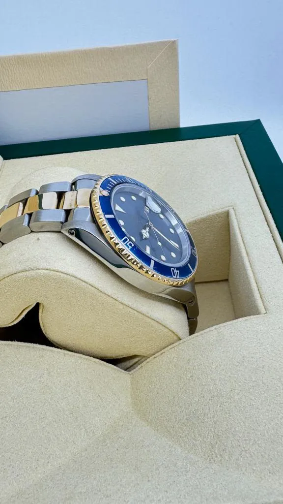 Rolex Submariner 16803 Yellow gold and Stainless steel Blue 4