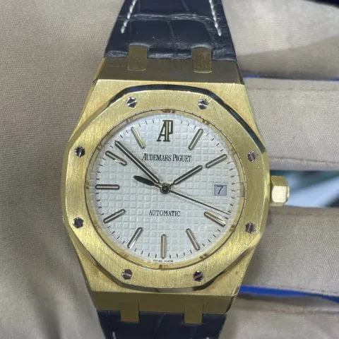 Audemars Piguet Royal Oak 15300BA.OO.D088CR.01 39mm Yellow gold Silver