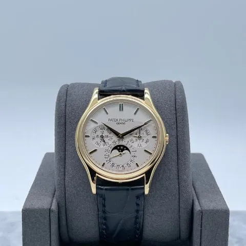 Patek Philippe Perpetual Calendar 5140J-001 37mm Yellow gold Black