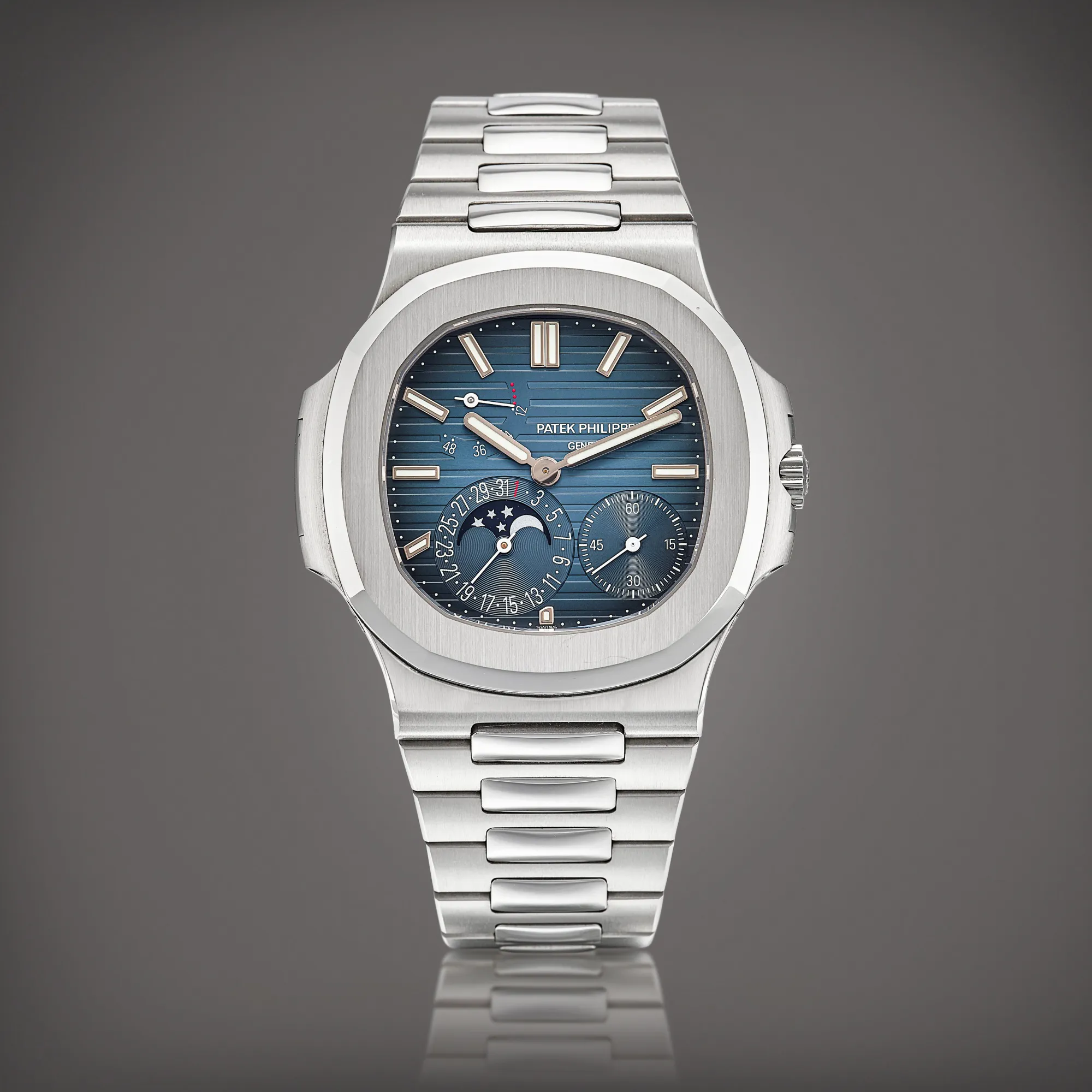 Patek Philippe Nautilus 5712 40mm Stainless steel Blue