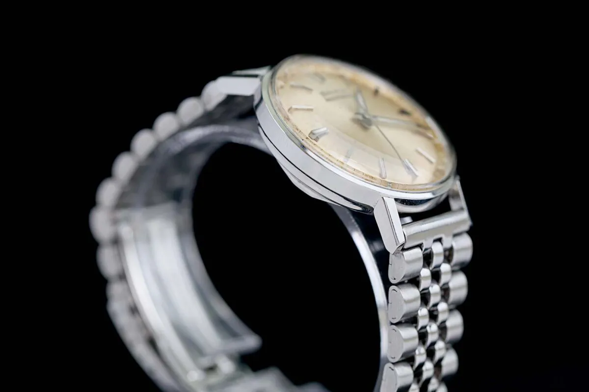 Bulova Accutron 35.5mm Stahl 4