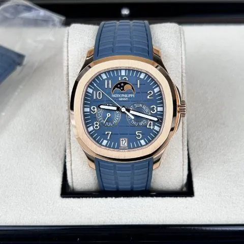 Patek Philippe Aquanaut 5261R-001 40mm Rose gold Blue