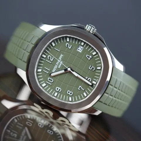 Patek Philippe Aquanaut 5168G-010 42mm White gold Green