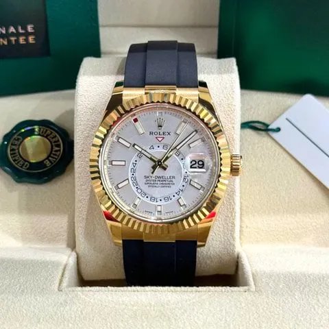 Rolex Sky-Dweller 326238 42mm Yellow gold White