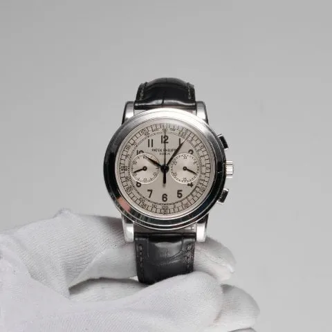 Patek Philippe Chronograph 5070G-001 42mm White gold Silver