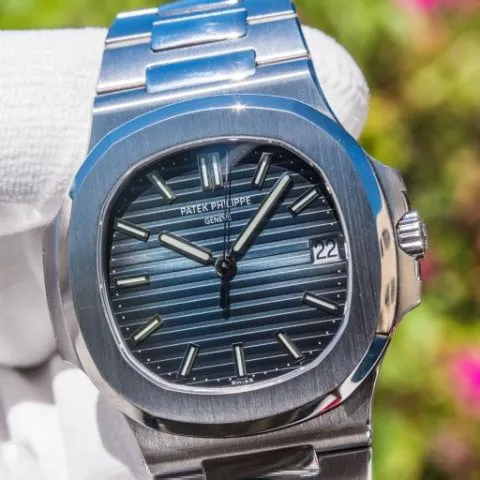 Patek Philippe Nautilus 5711/1A 40mm Stainless steel Blue