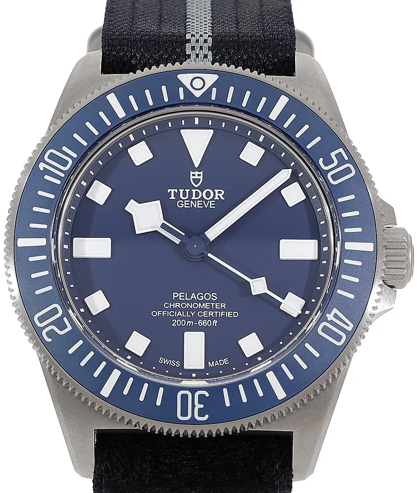 Tudor Pelagos 25707B 42mm Titan Blau