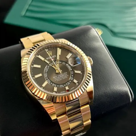 Rolex Sky-Dweller 326935 42mm Rose gold Brown