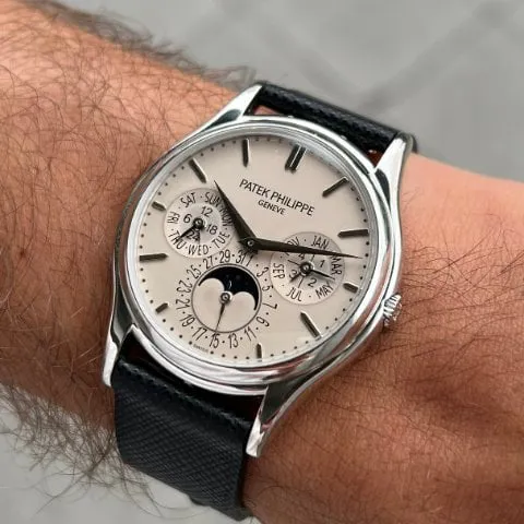 Patek Philippe Perpetual Calendar 5140G-001 37mm White gold Black