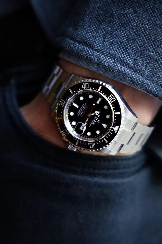 Rolex Sea-Dweller 126600 43mm Ceramic and Stainless steel Black