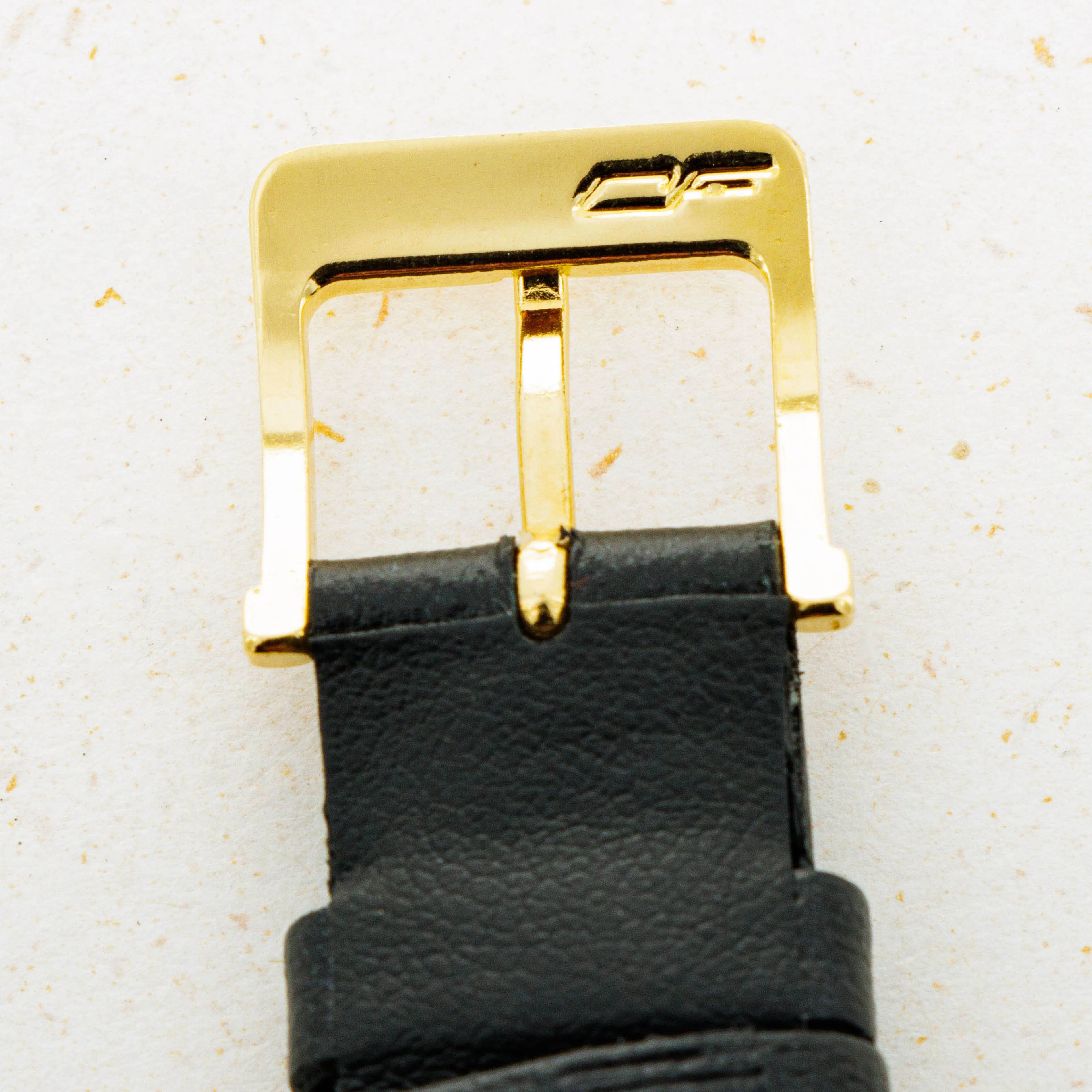 Cartier Gondole 17010 31mm Yellow gold White 12