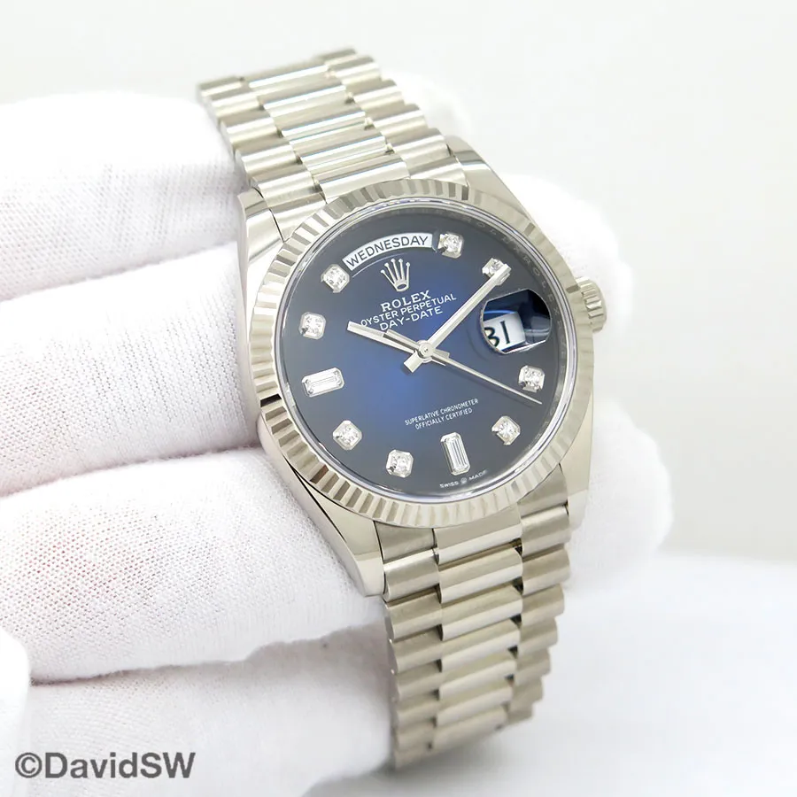 Rolex Day-Date 36 128239 36mm White gold Black and Blue