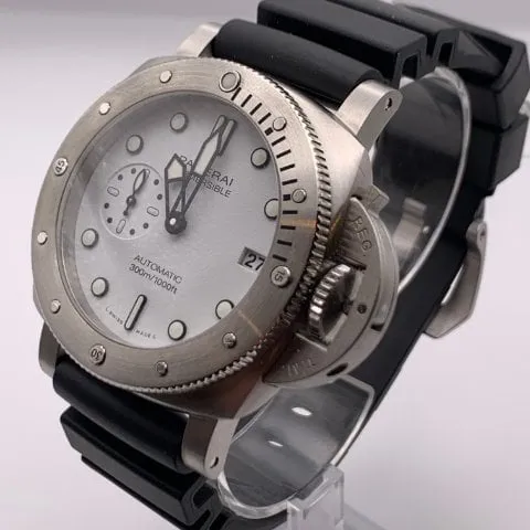 Panerai Submersible PAM02223 42mm Stainless steel White