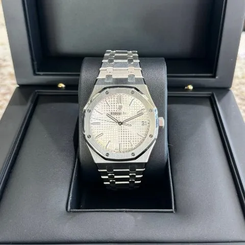 Audemars Piguet Royal Oak 15500ST.OO.1220ST.04 41mm Stainless steel Silver